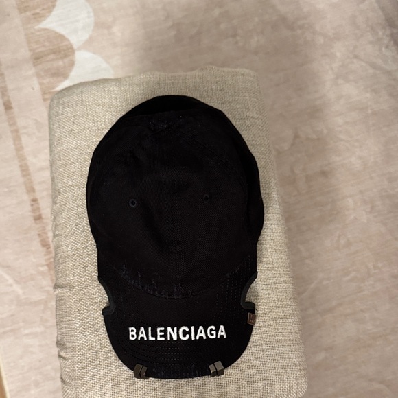 Authentic Balenciaga Black Baseball Cap - Picture 9 of 9